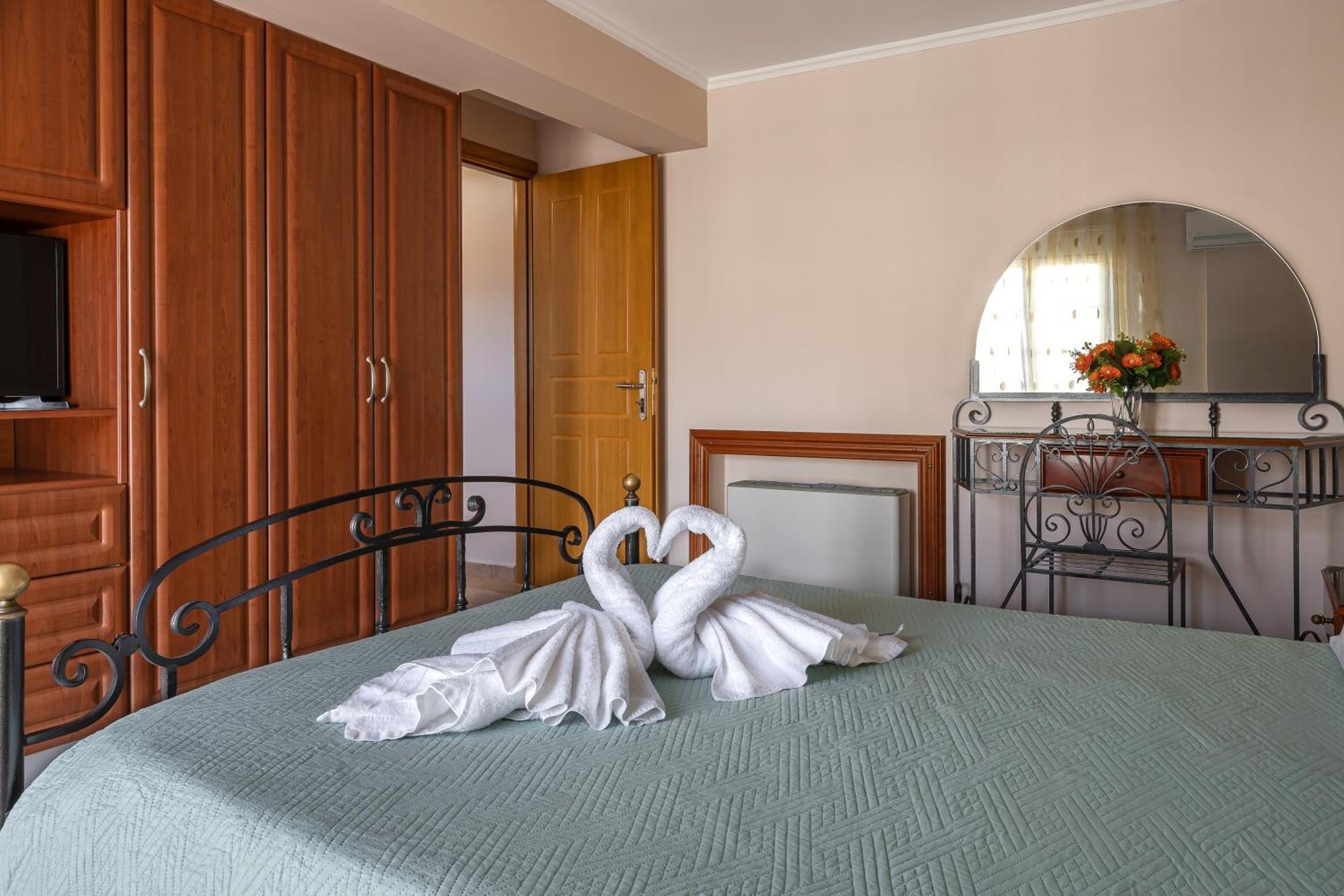 Pavlos Apartments Argostoli  Eksteriør billede