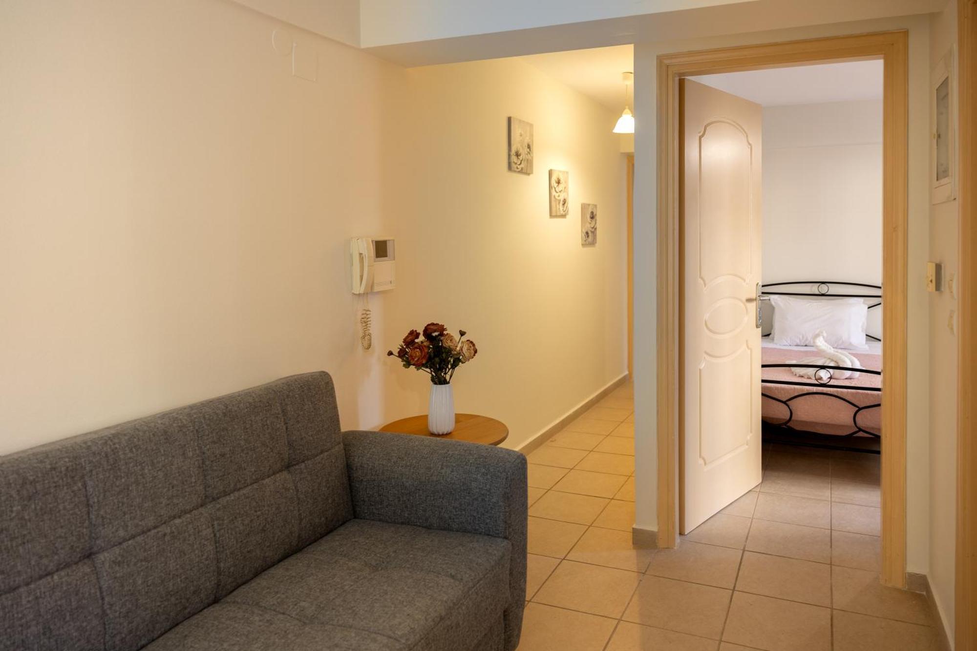 Pavlos Apartments Argostoli  Eksteriør billede